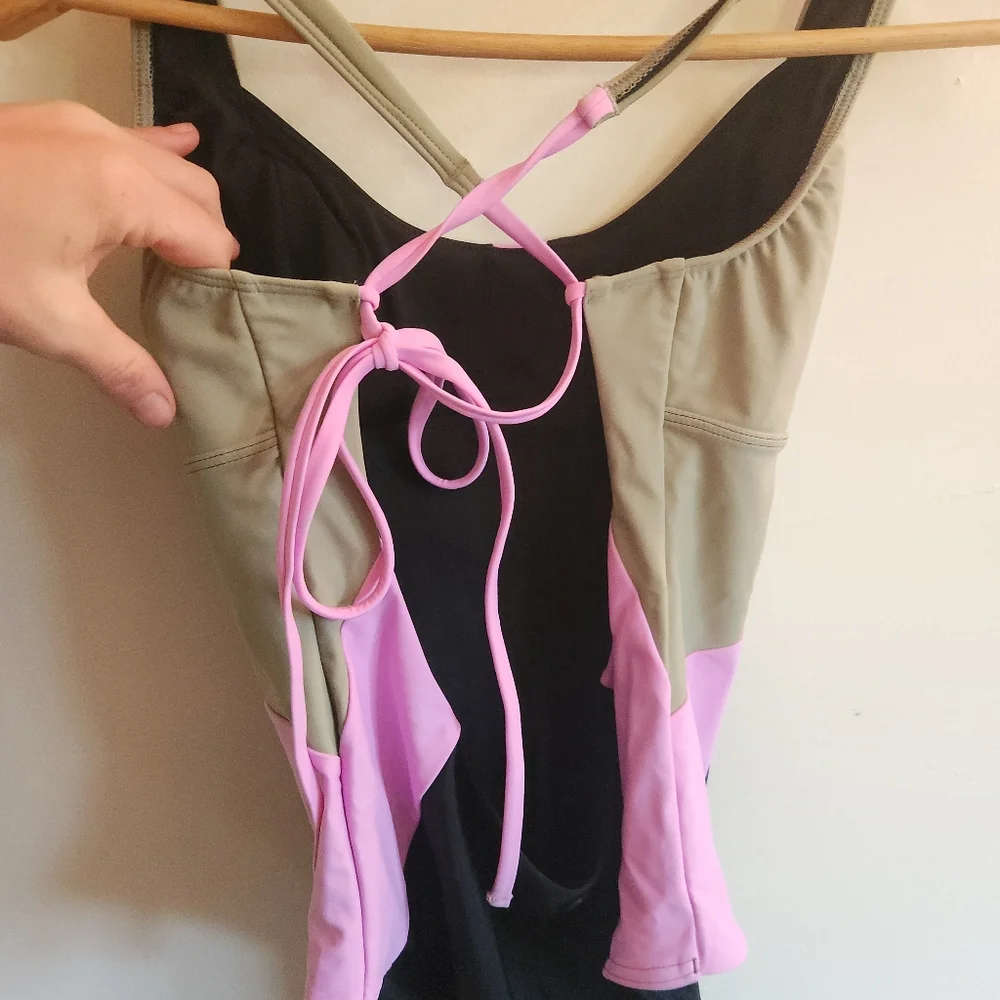 NWOT Prana Colorblock One-Piece Swimsuit Black Gray & Pink Open Low Back Medium - Picture 6 of 10